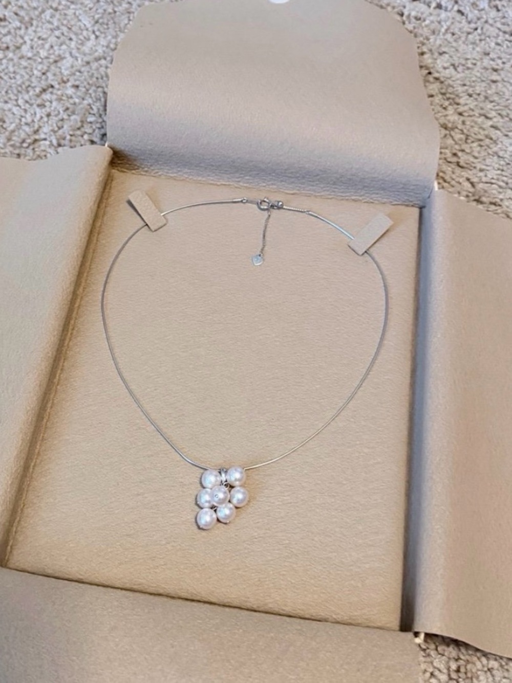 18K WG PEARL NECKLACE
